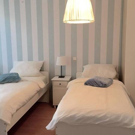 Apartment 120 Qm -3 Schlafzimmer-2 Baeder- Fuer 7 Gaeste Düsseldorf Eksteriør bilde