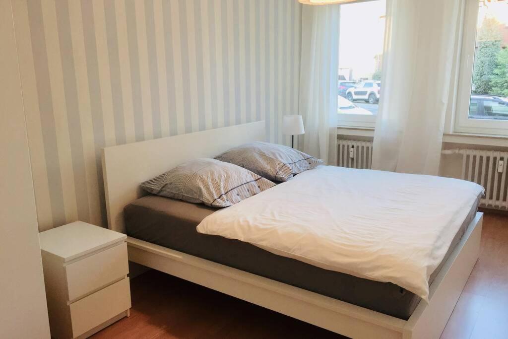 Apartment 120 Qm -3 Schlafzimmer-2 Baeder- Fuer 7 Gaeste Düsseldorf Eksteriør bilde
